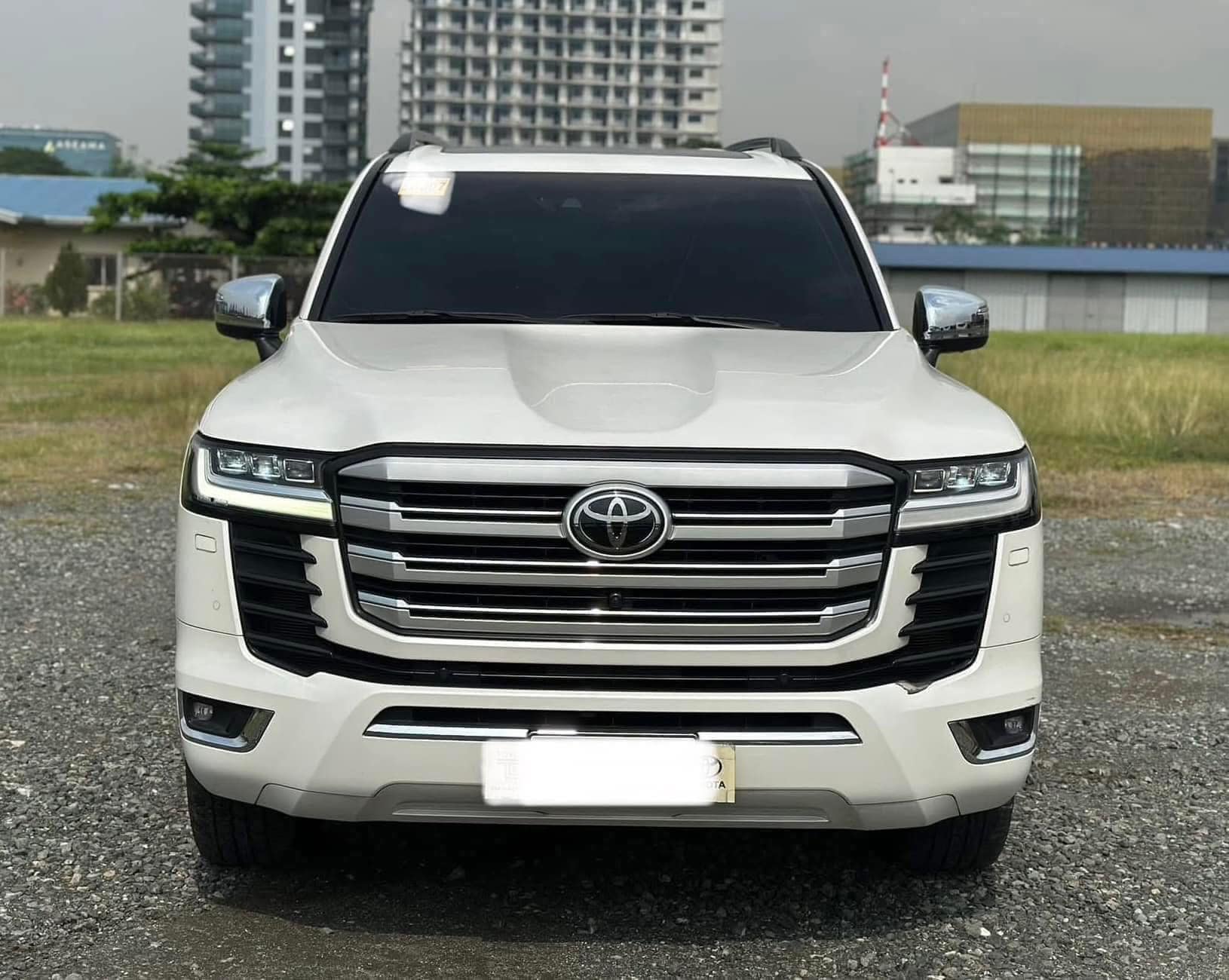 2023 Toyota Land Cruiser ZX 3.3 twin turbo V6 diesel 19k km only