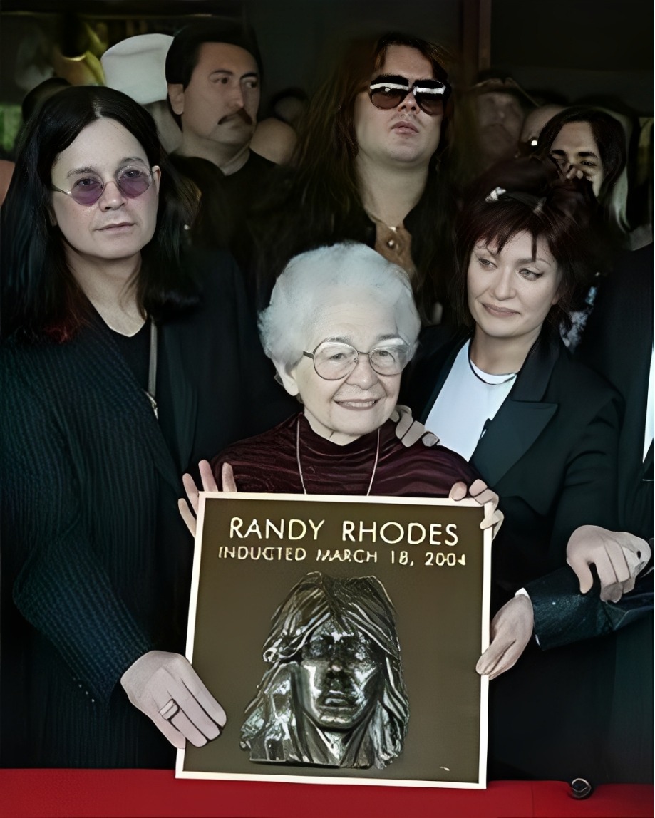 Metal - Honoring a true guitar legend 🎸🖤 Ozzy Osbourne, Sharon Osbourne ...