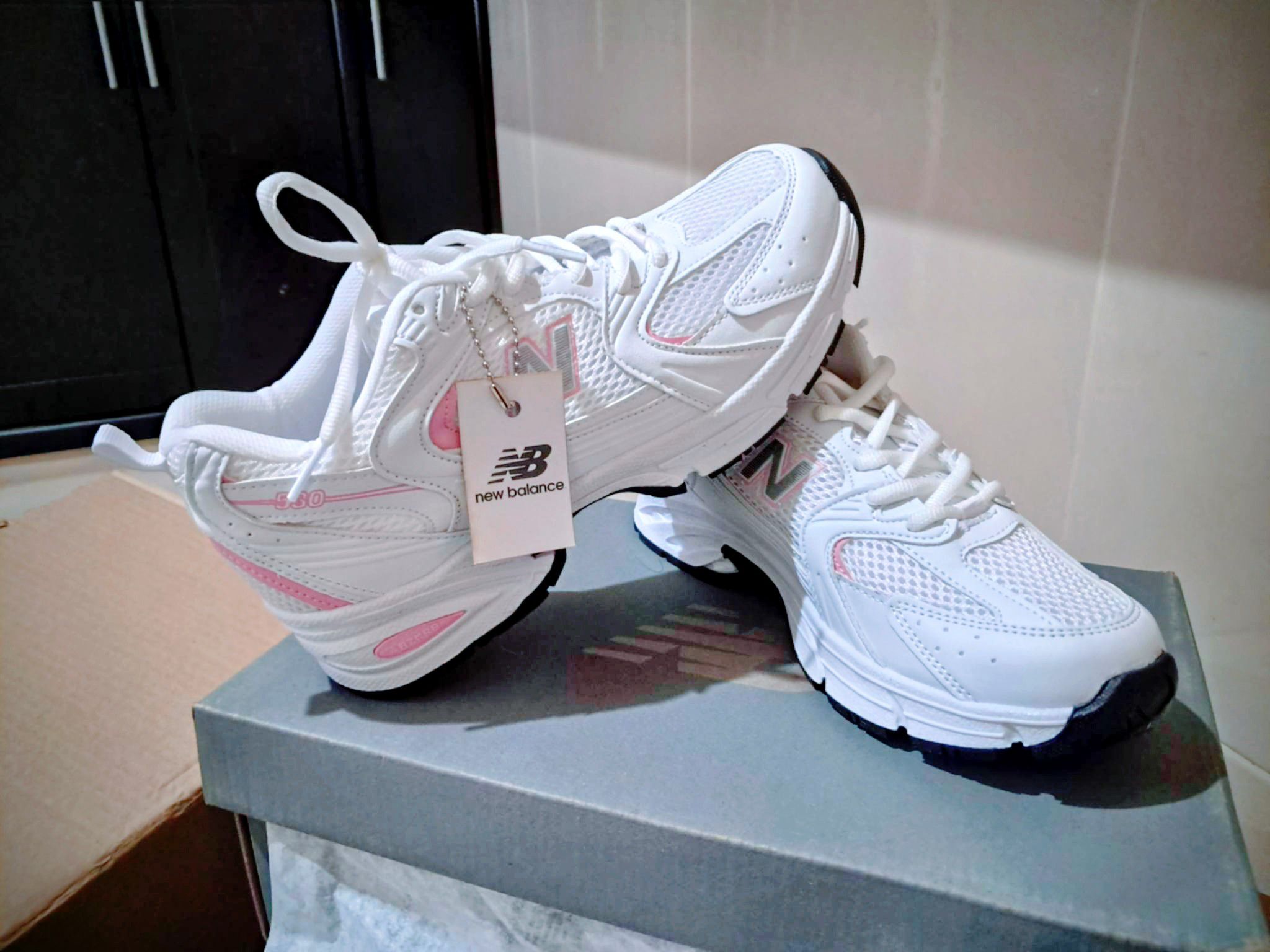 On cloud #26 Adidas bebe #13.5 New balance #25.5 Nike #24 vienen