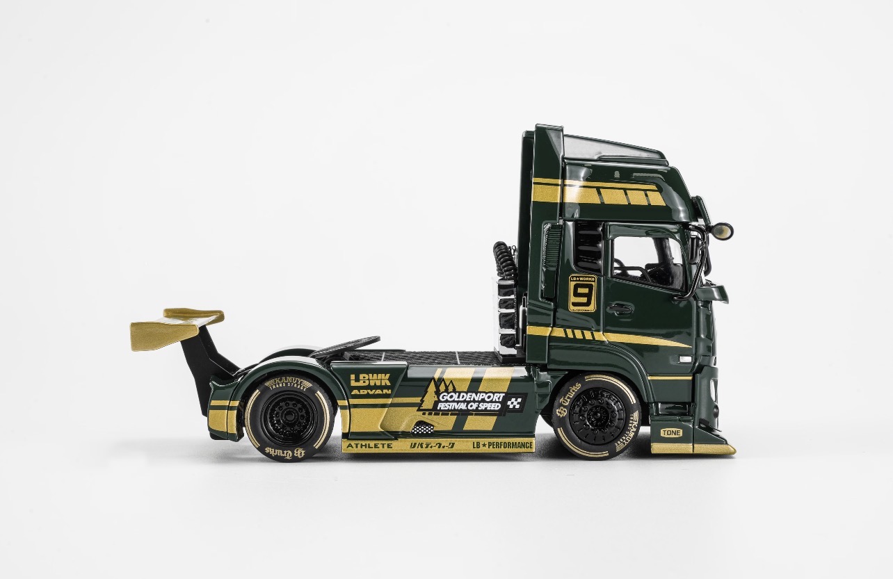 Jinzhan Speed Fest Motorhelix x LB-Trucks UD Quon diecast model in