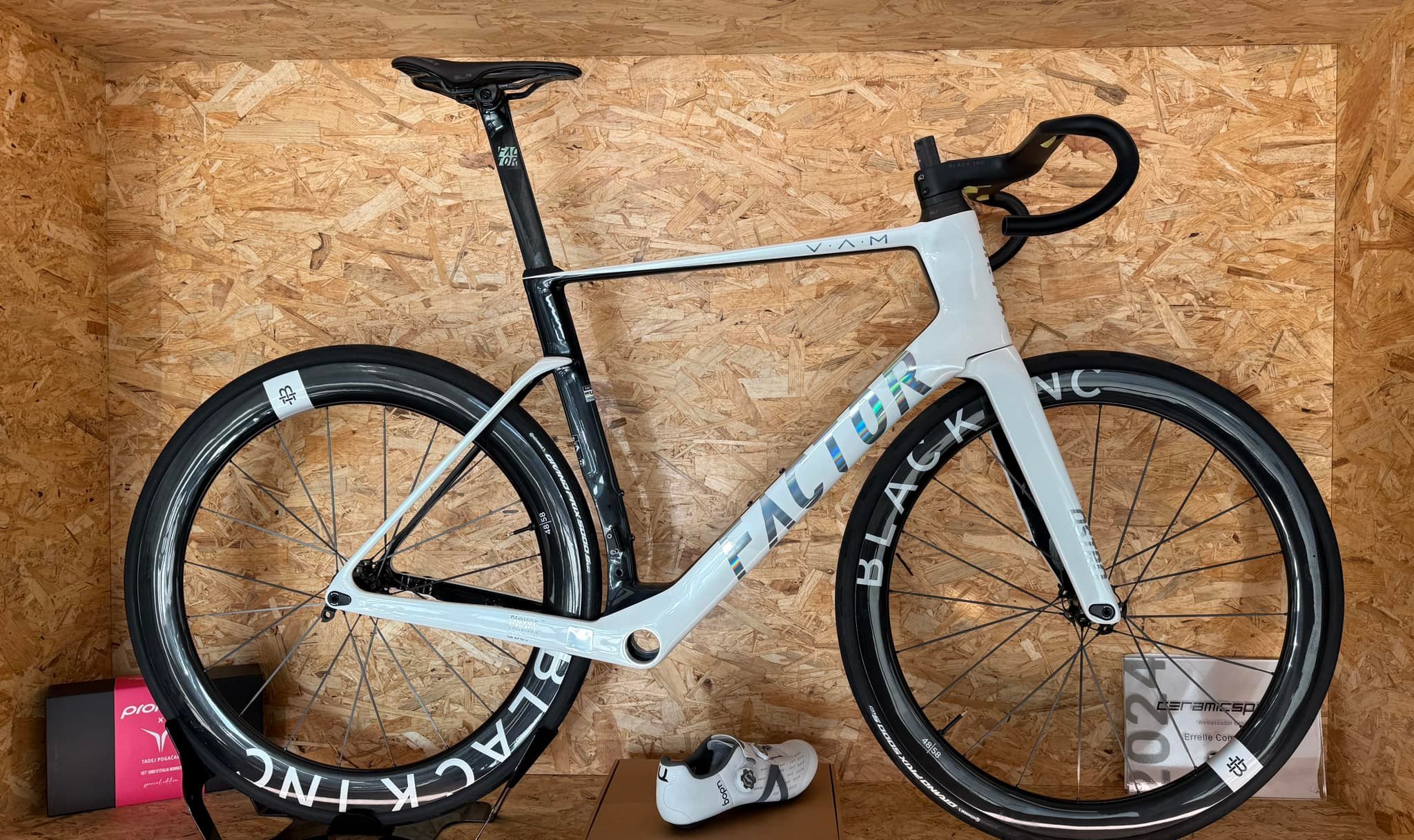 What Black Inc 48/58 wheels? All black or silver? Factor Bikes 