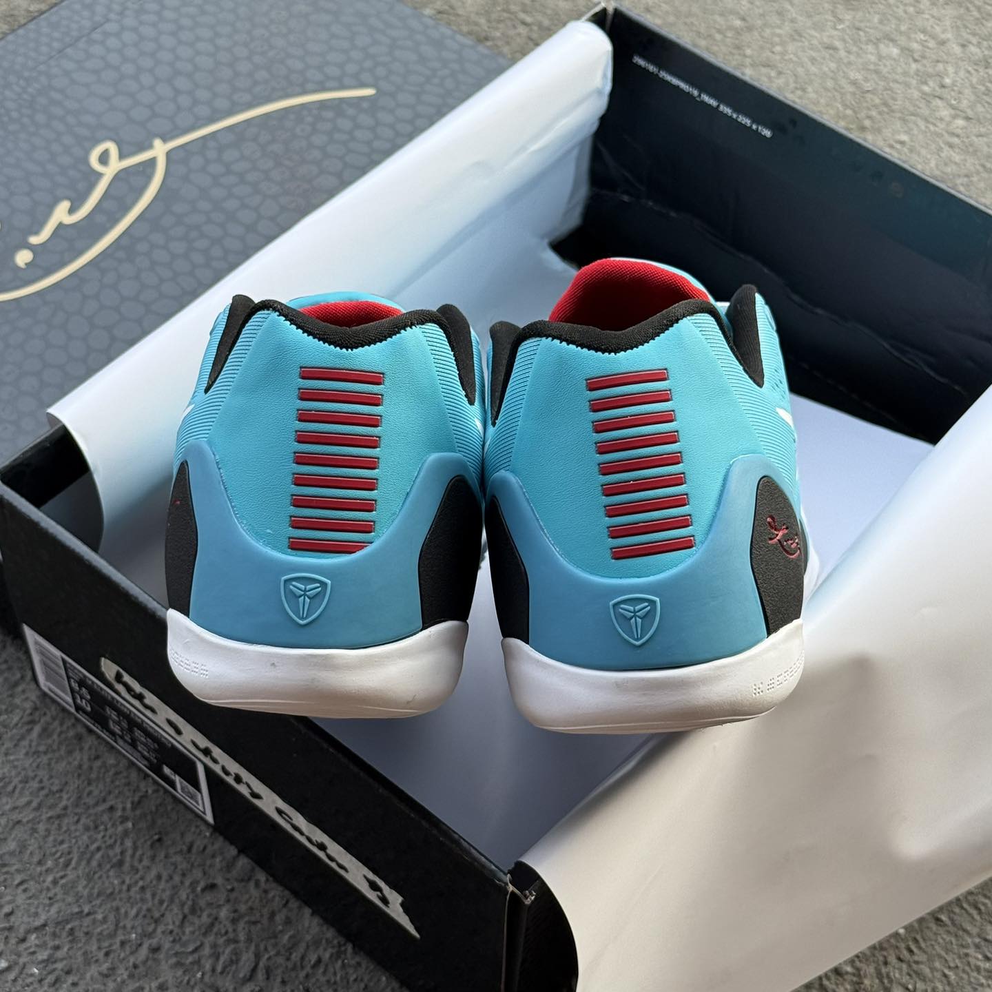 Kobe 9 EM 