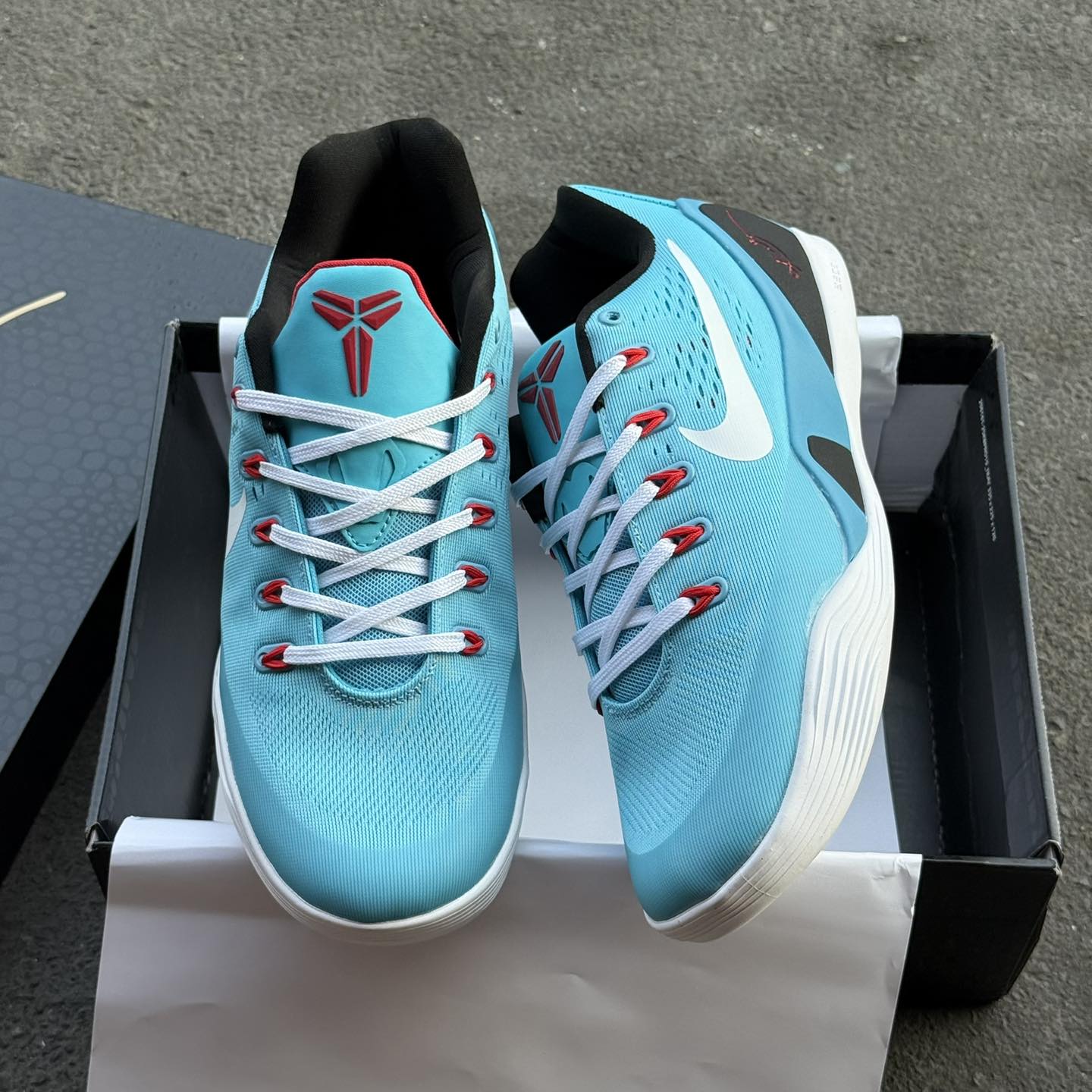 Kobe 9 EM 