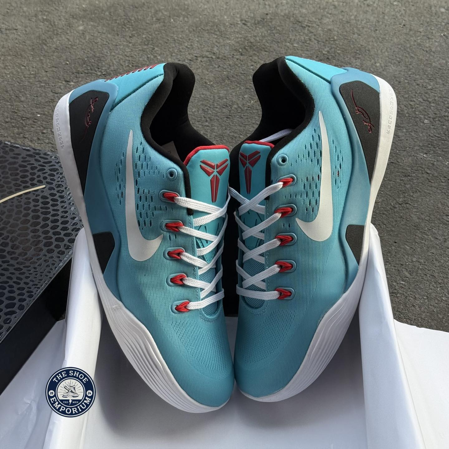 Kobe 9 EM 