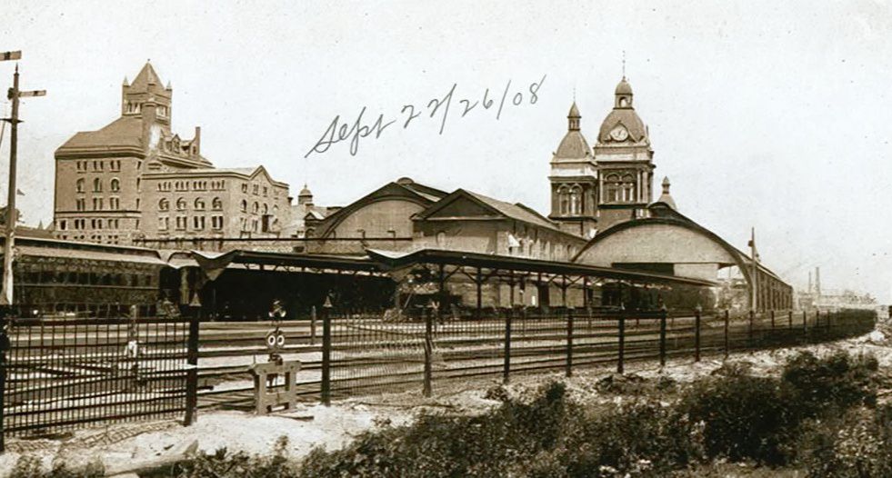 History’s - The original Union Station in Toronto around 1908 was the ...