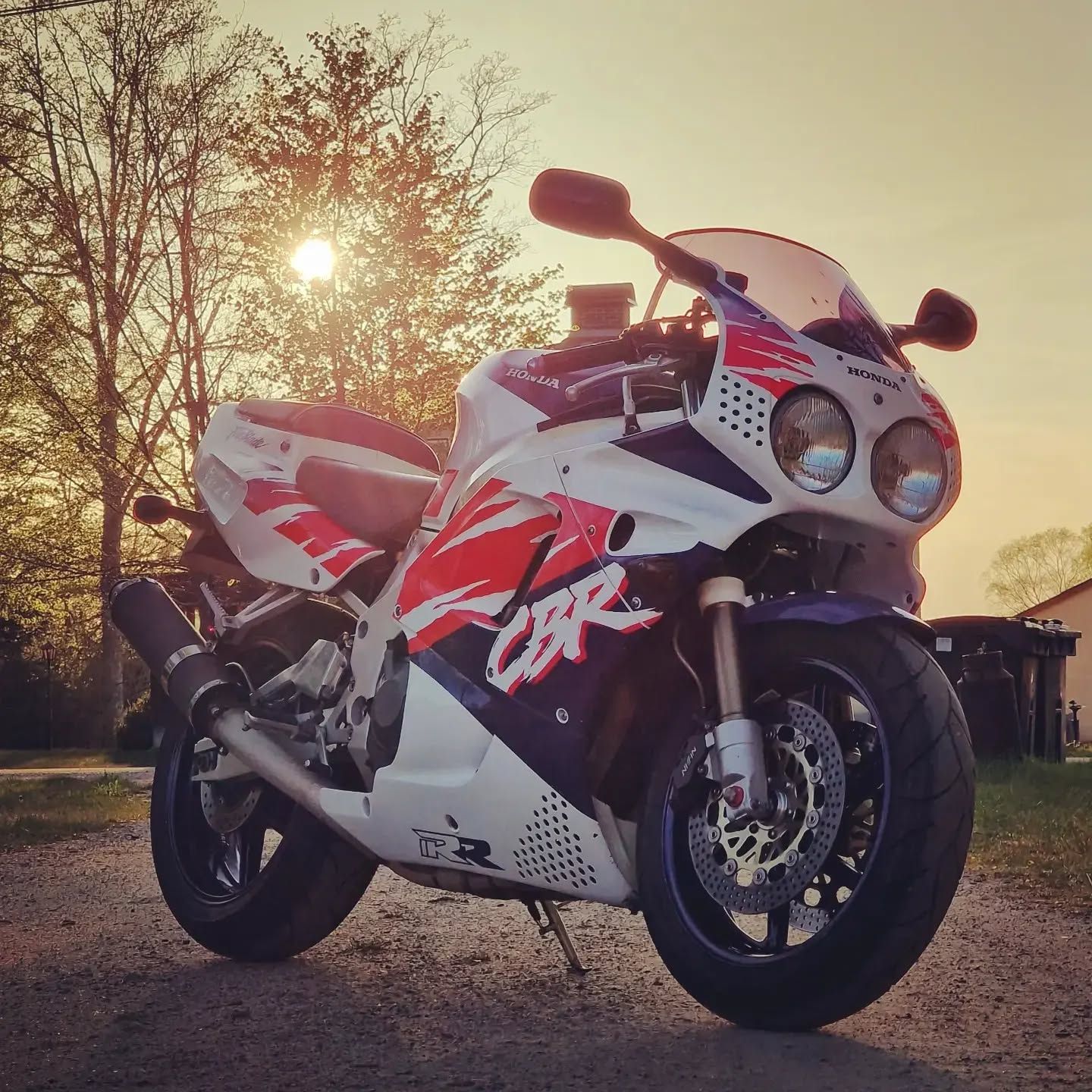 Honda CBR900RR Fireblade: a 90s superbike legend