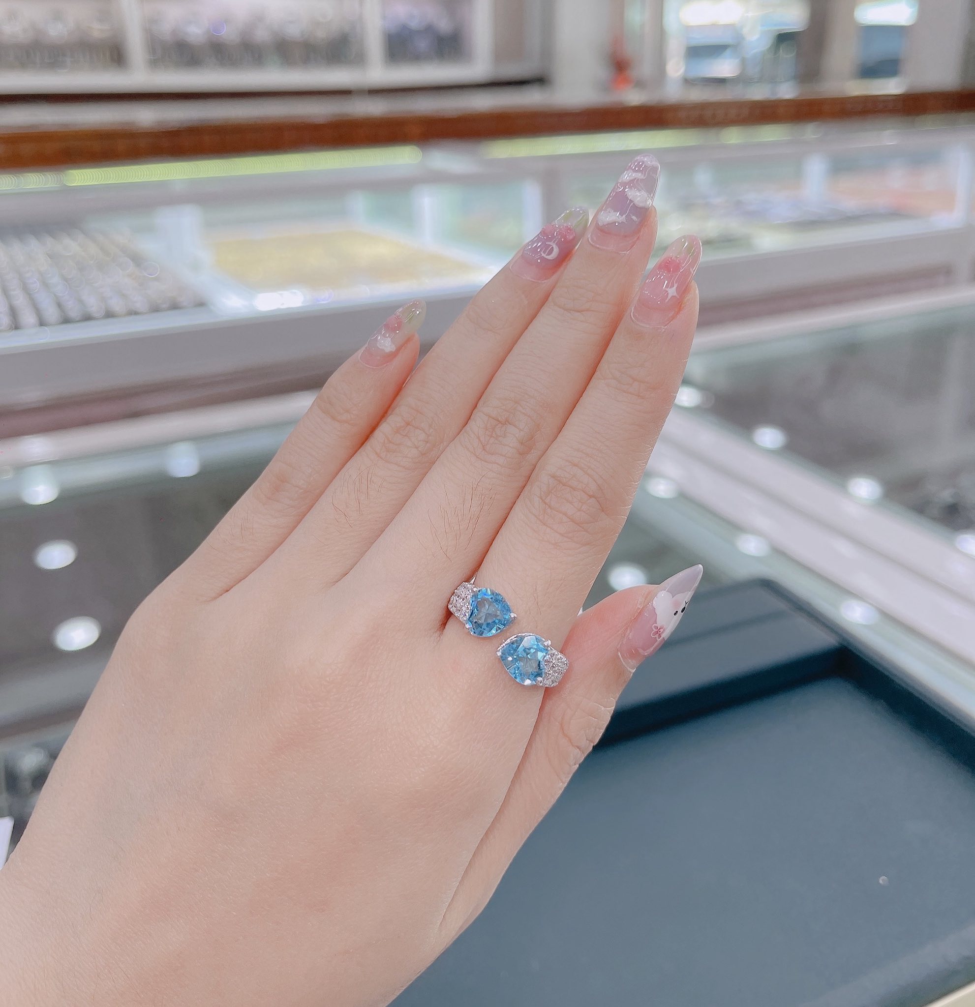 Vatey Ratanak... - Vatey Ratanak jewelry ហាងពេជ្រ វត្តីរតនៈ