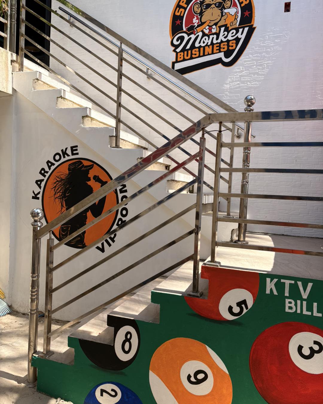 Monkey Business Sports Bar - Boracay | Malay