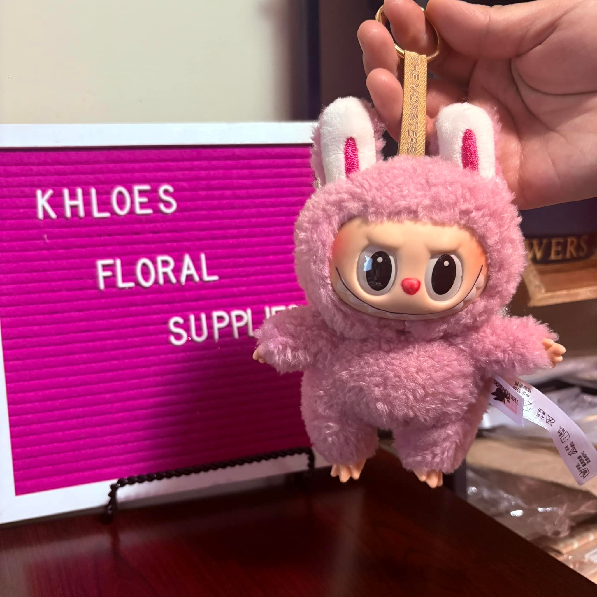 クロエ Labubu keychain and plushies !!!! Call or message to purchase (956