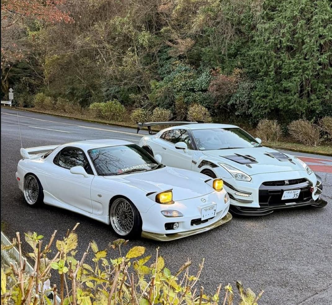 Mazda RX-7 and Nissan R32 Skyline combo