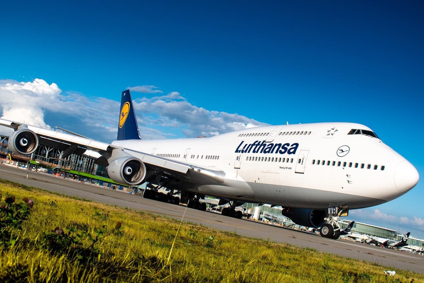 Lufthansa Boeing 747-8 painted in 
