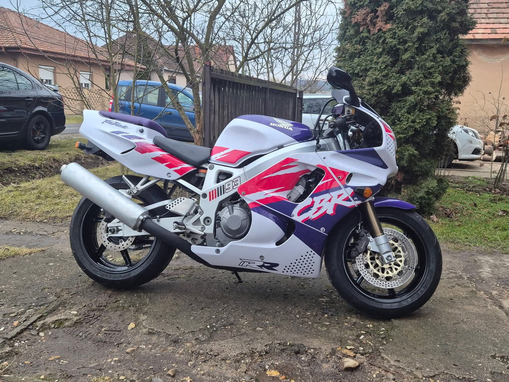 The Honda CBR900RR FireBlade is a true icon from the golden era of 