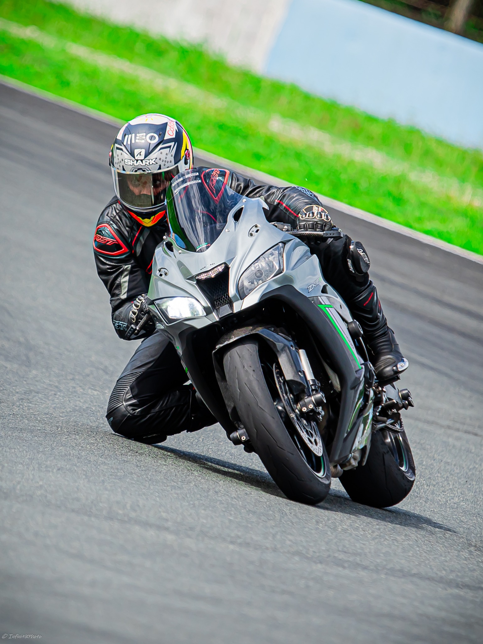𝗜𝗻𝗳𝗶𝗻𝗶𝘁𝗶𝗫 - ZX10R Silver Cornering Kneedrag ! Ninjakoolz 6th Trackday ...