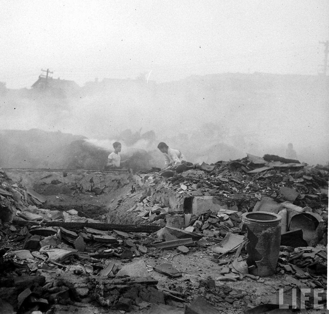 Photograph - Street Fighting In Seoul, Korean War, September 9, 1950 ...