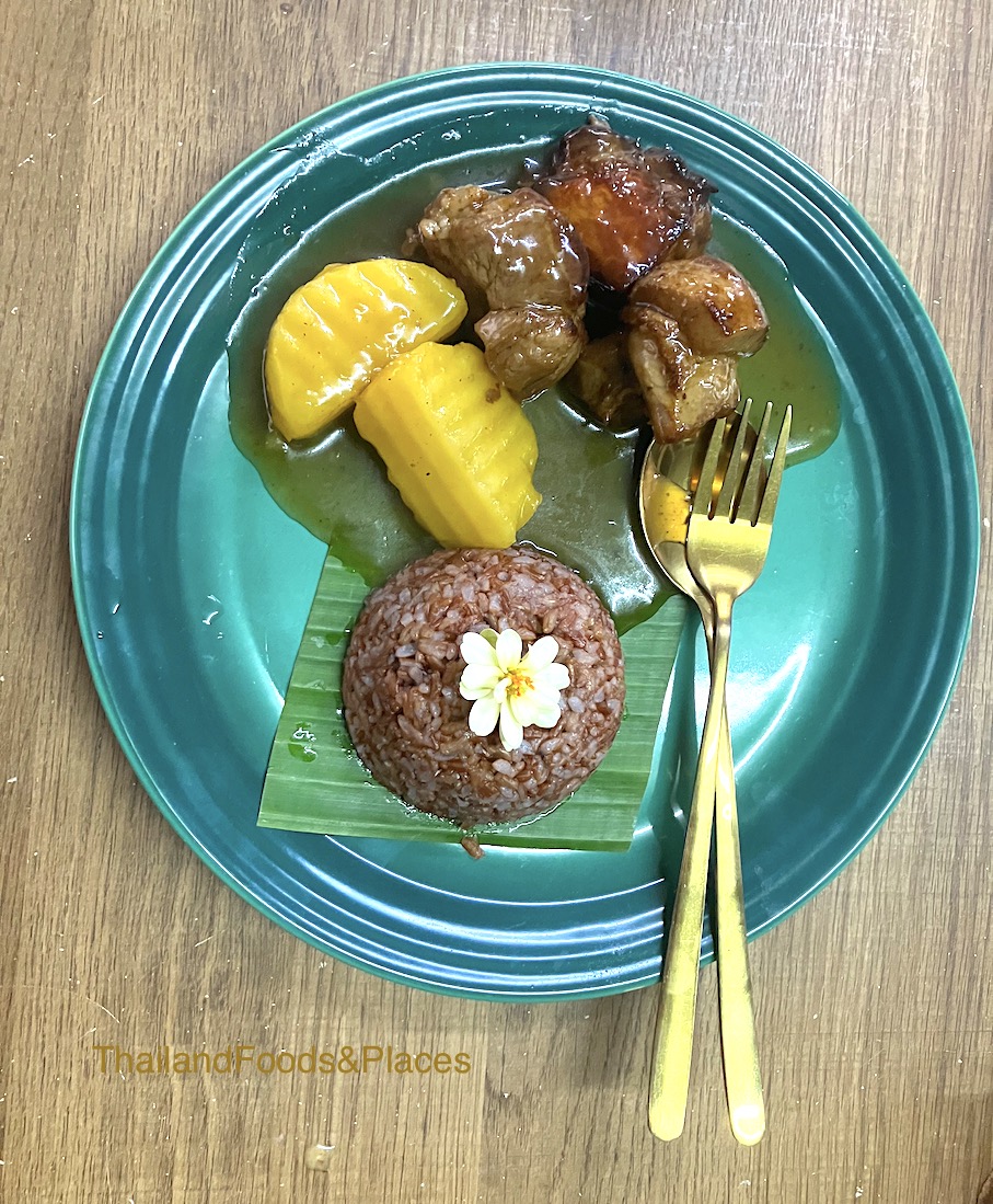 Thailand - #unseenbangkok ข้าวหมูอบมันฝรั่ง /#Roast Pork and Potato The ...