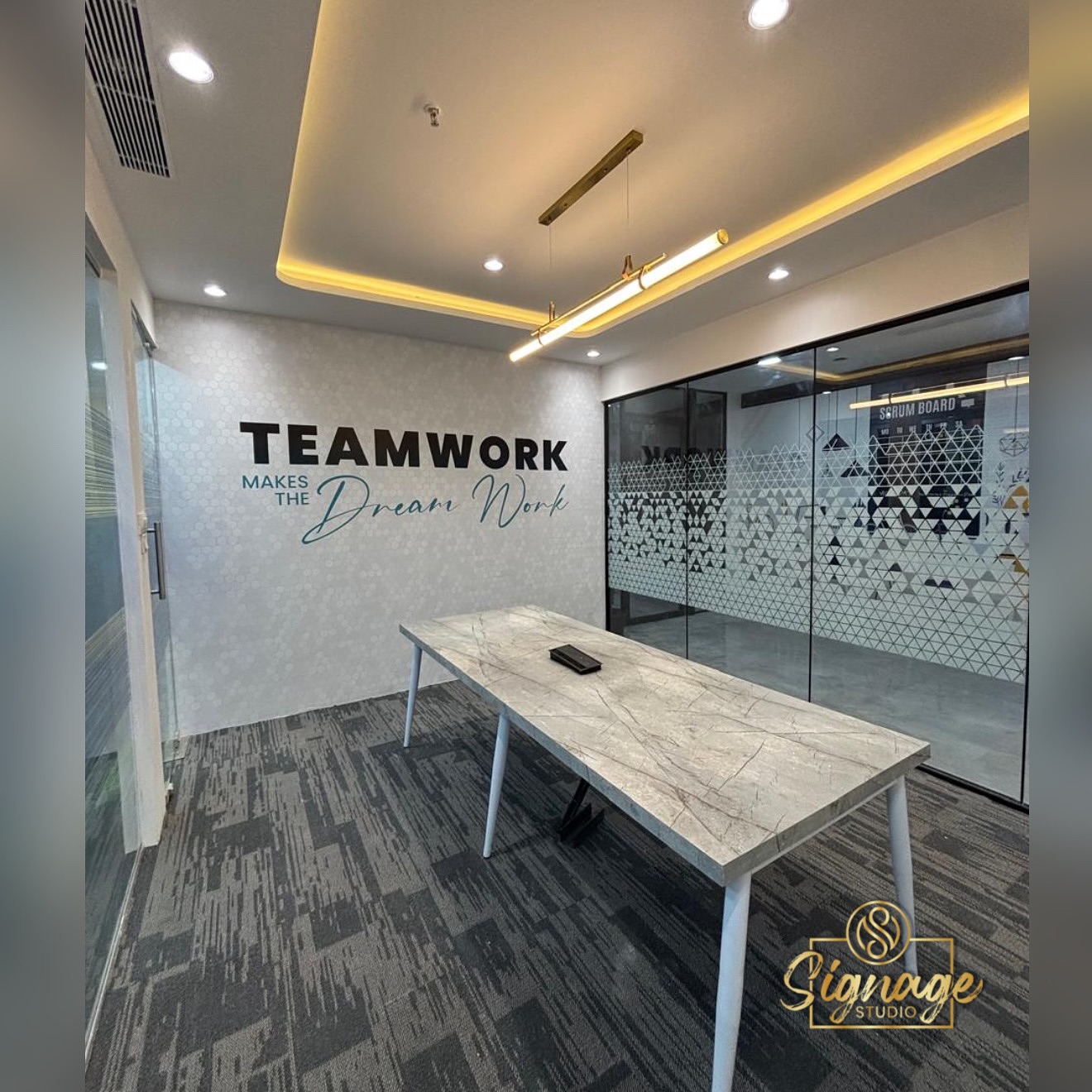 Signage Studio | Mumbra