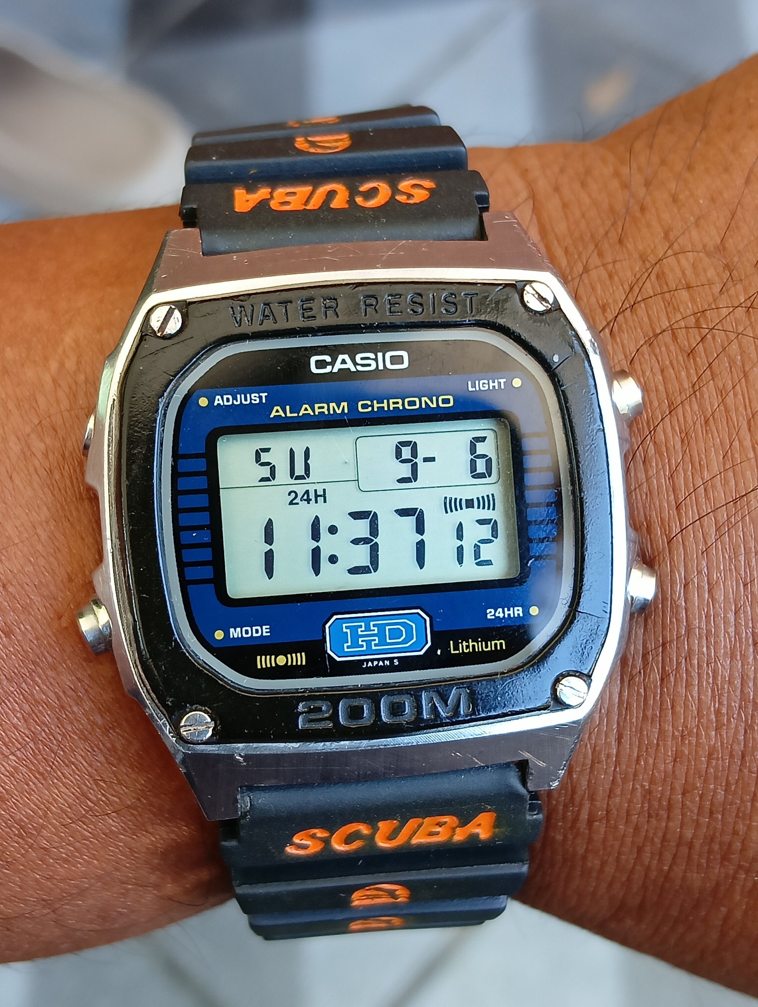 Vintage 1980s Casio DW-1400 SCUBA Digital Watch Review