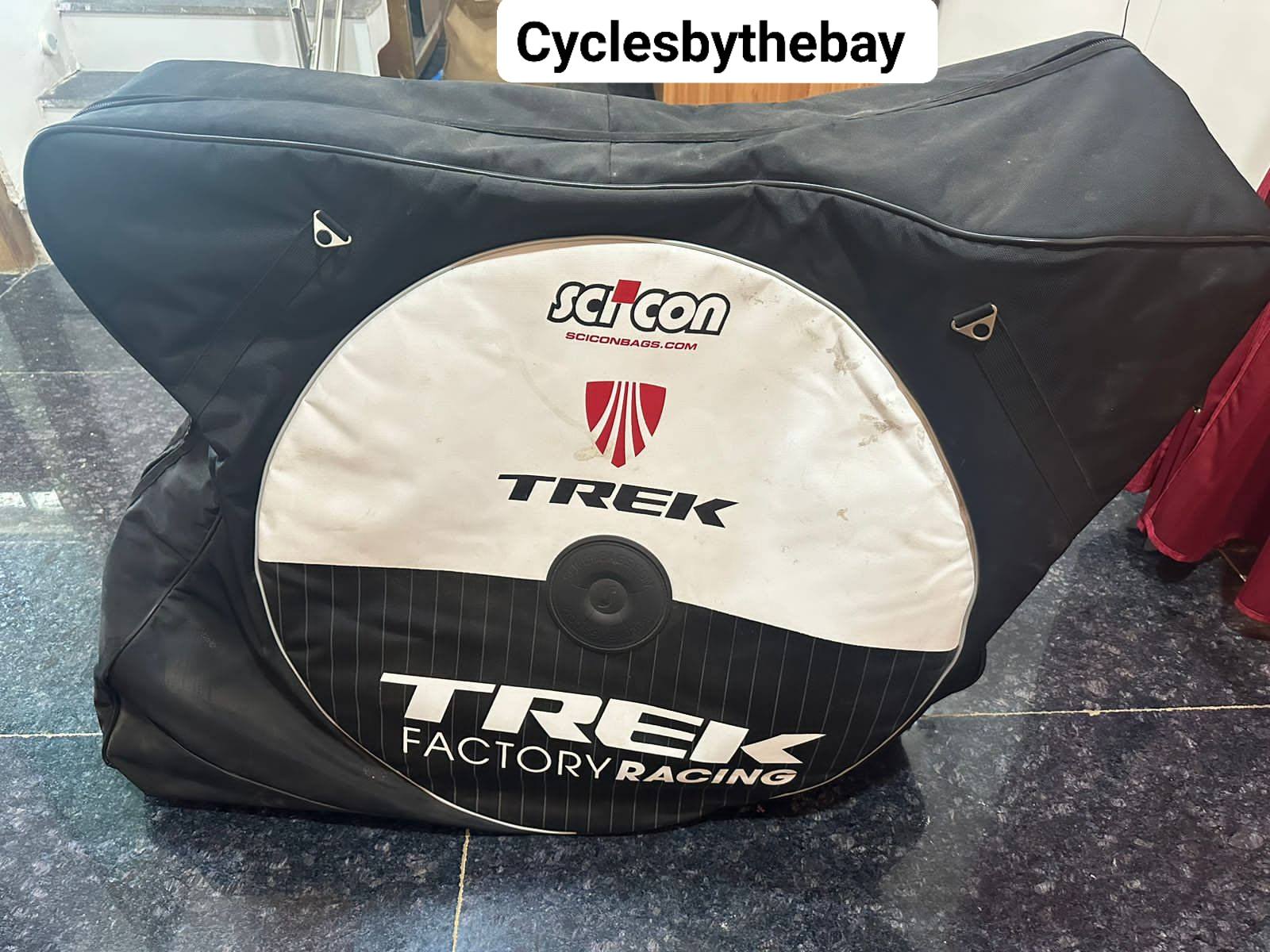 Scicon bike bag (pre-owned). Trek factor racing edition. Bag is in 