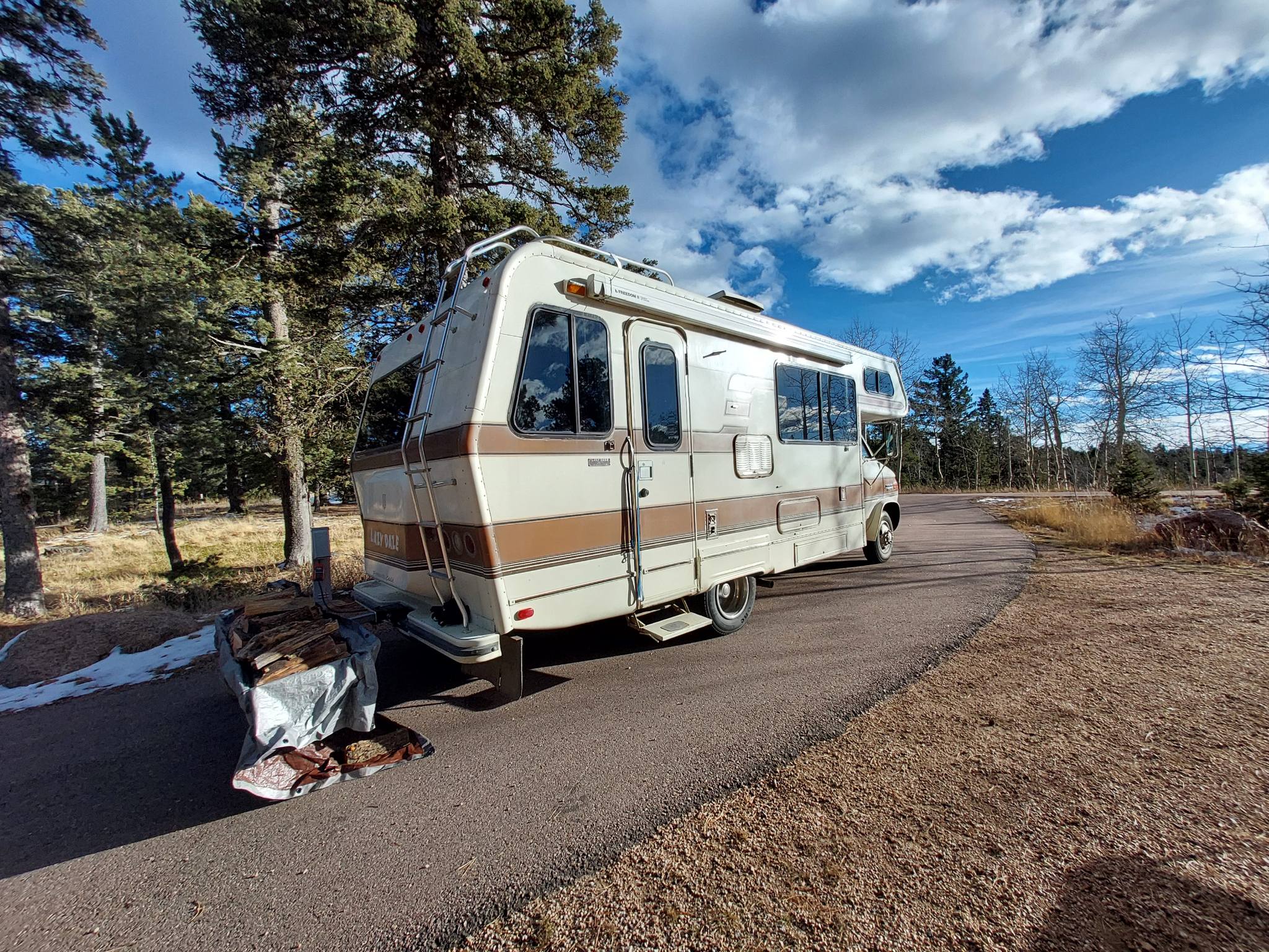 Class C Vintage RV’s | First time camping in our new to us 1987 Lazy ...