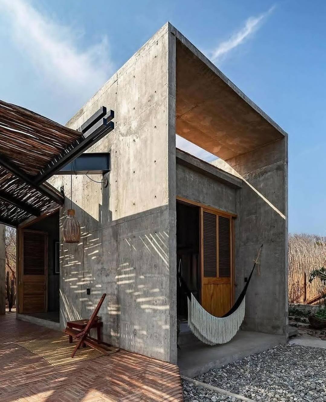 Casa Naila, designed by Alfonso Quiñones, is a coastal residence