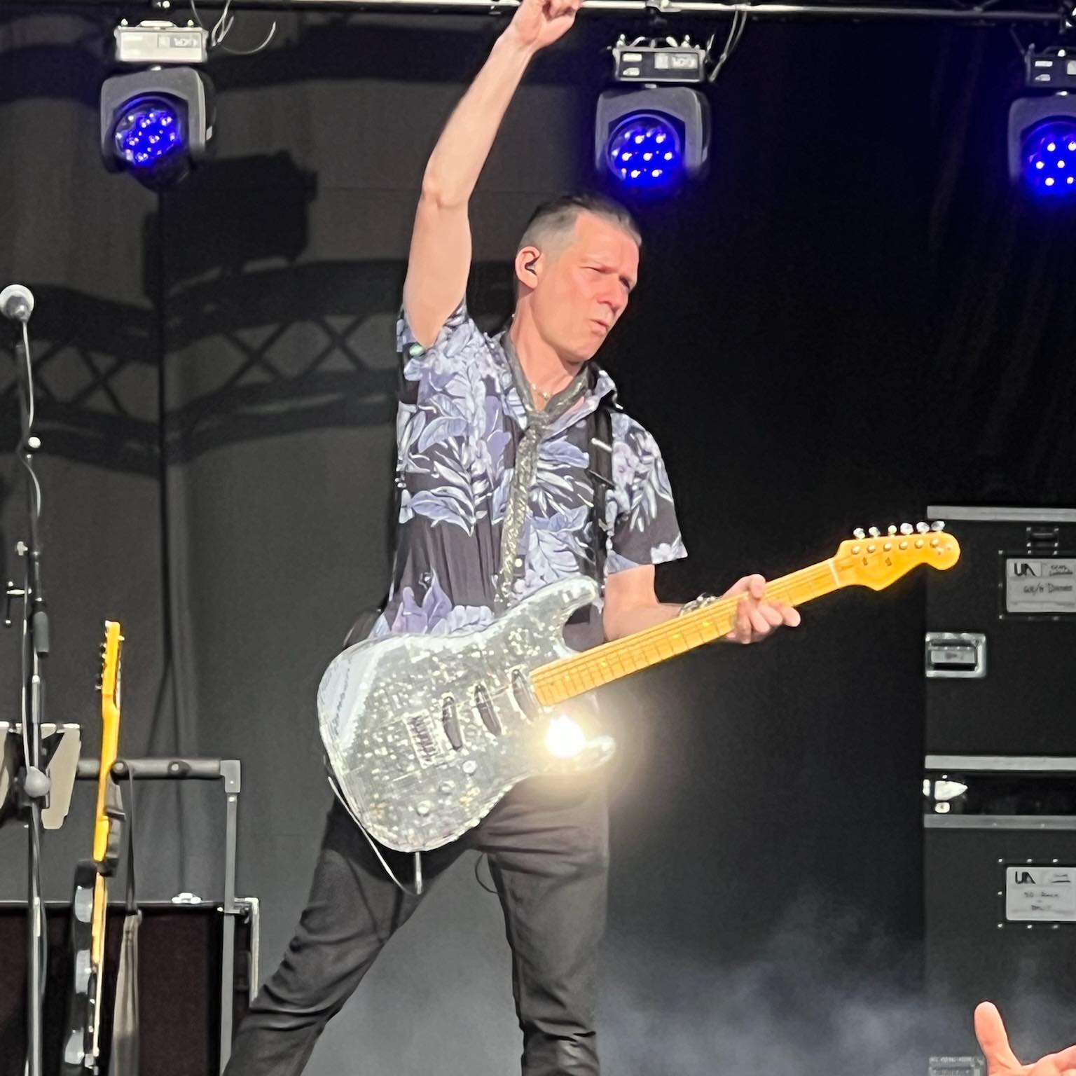 happy-birthday-to-the-boss-martin-kennedy-guitarist-facebook