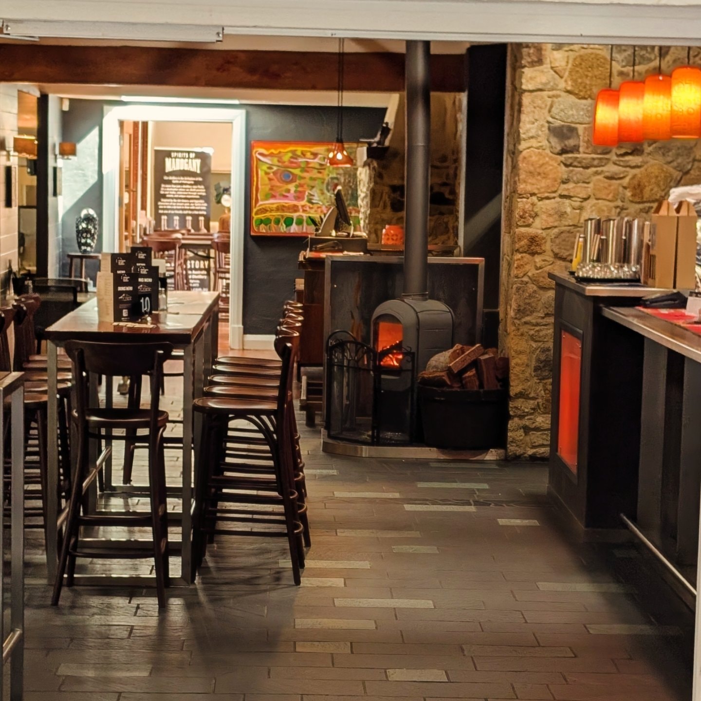 The Mahogany Inn and... - The Mahogany Inn and Distillery