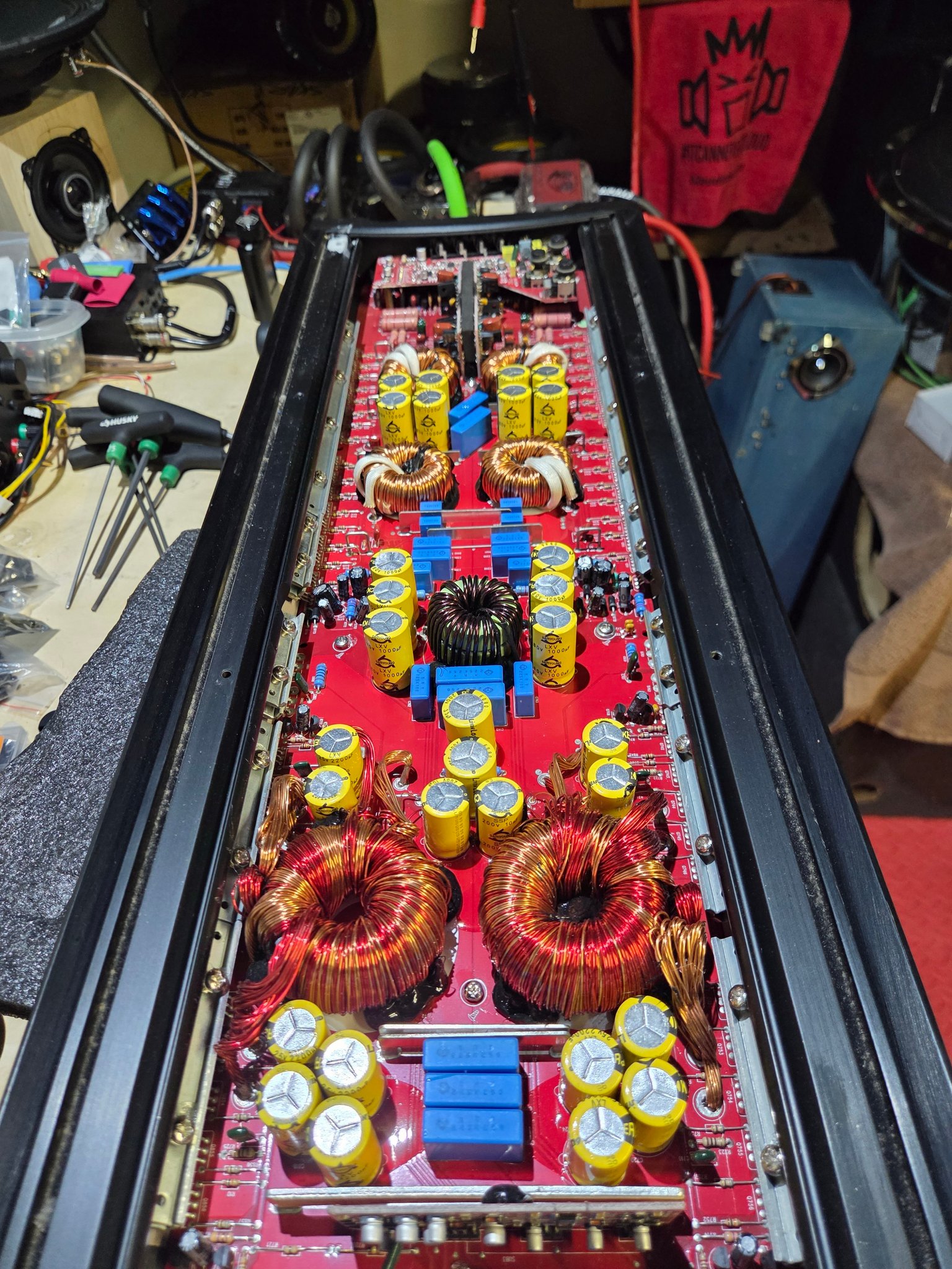 Kicker ZX2500.1 surfboard amp