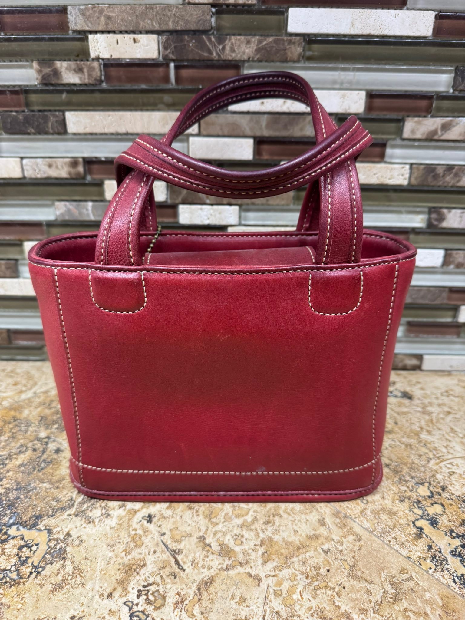 Where to find a Coach Sonoma nubuc duffle sac #4950 in excellent 