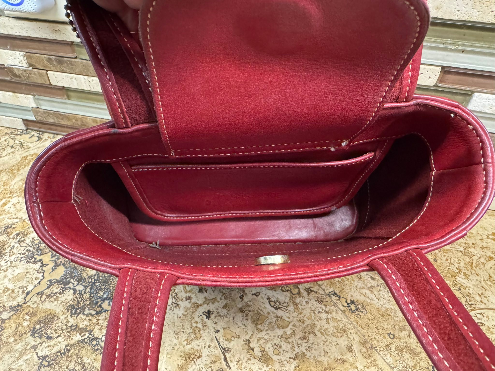 Where to find a Coach Sonoma nubuc duffle sac #4950 in excellent 