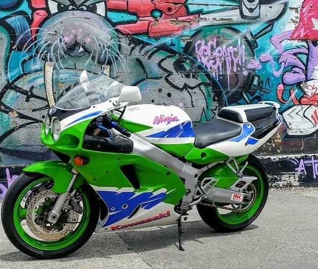 The Kawasaki Ninja ZX-7 is a classic 90s superbike, combining race