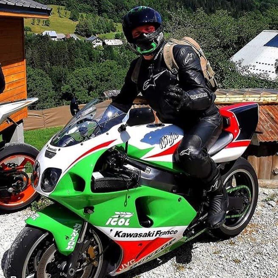 Kawasaki ZX-7R Ninja | Facebook