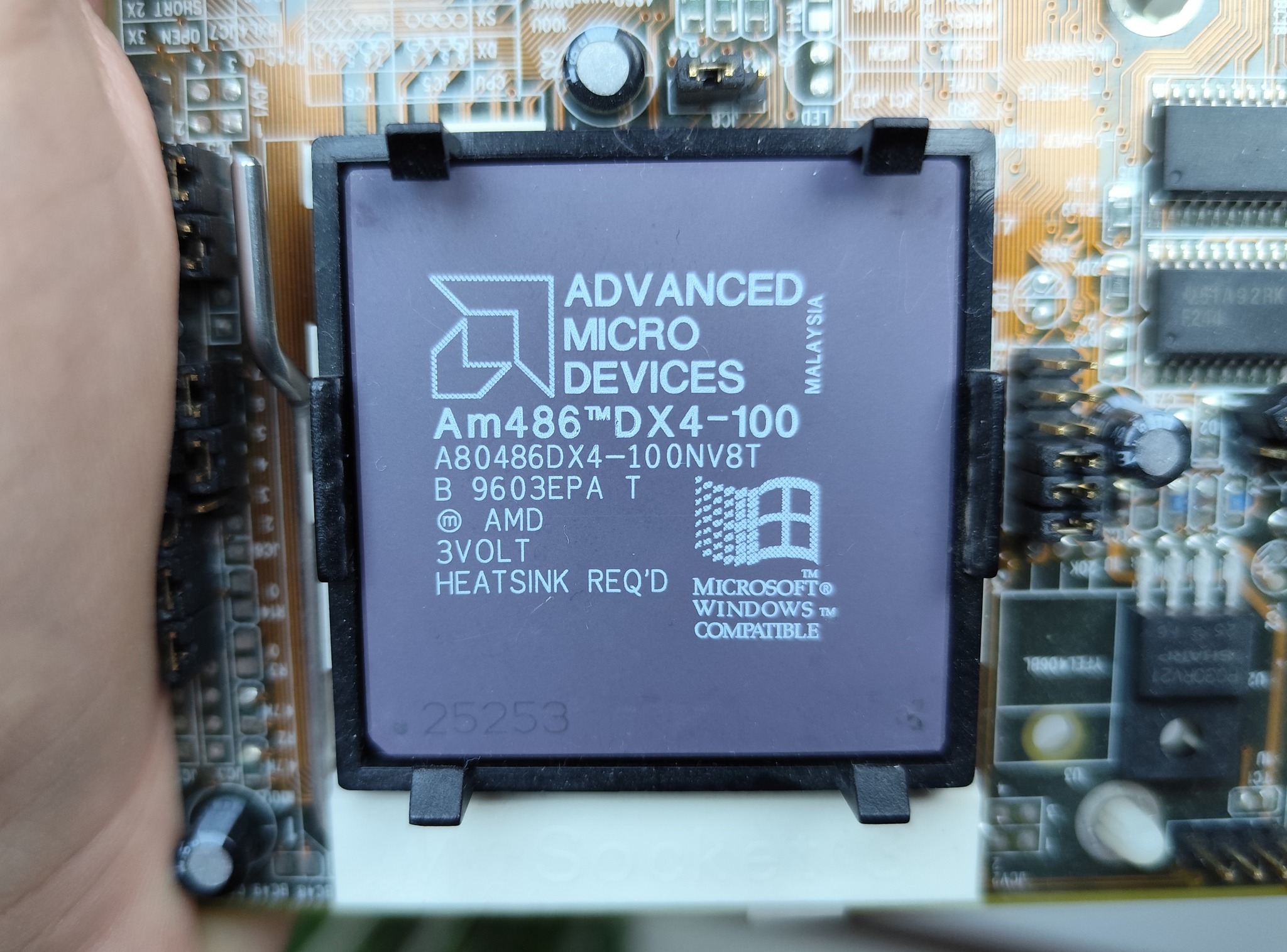 Will HWiNFO run on a 386 CPU?