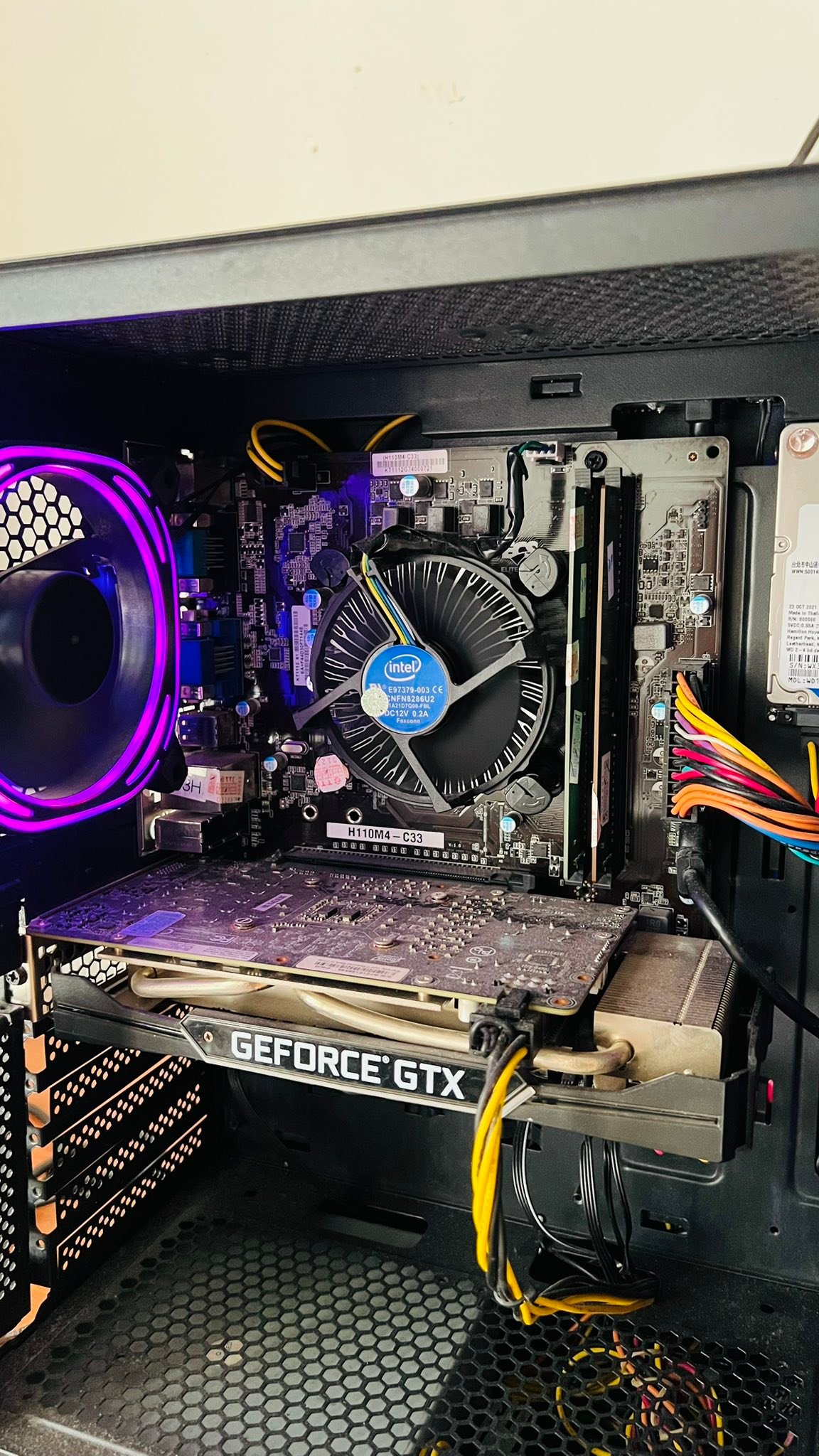 VGA 1070 GlGABYTE តំលៃ939$ CPU i5 9400 Ram 8G RGB HDD 1TB. +