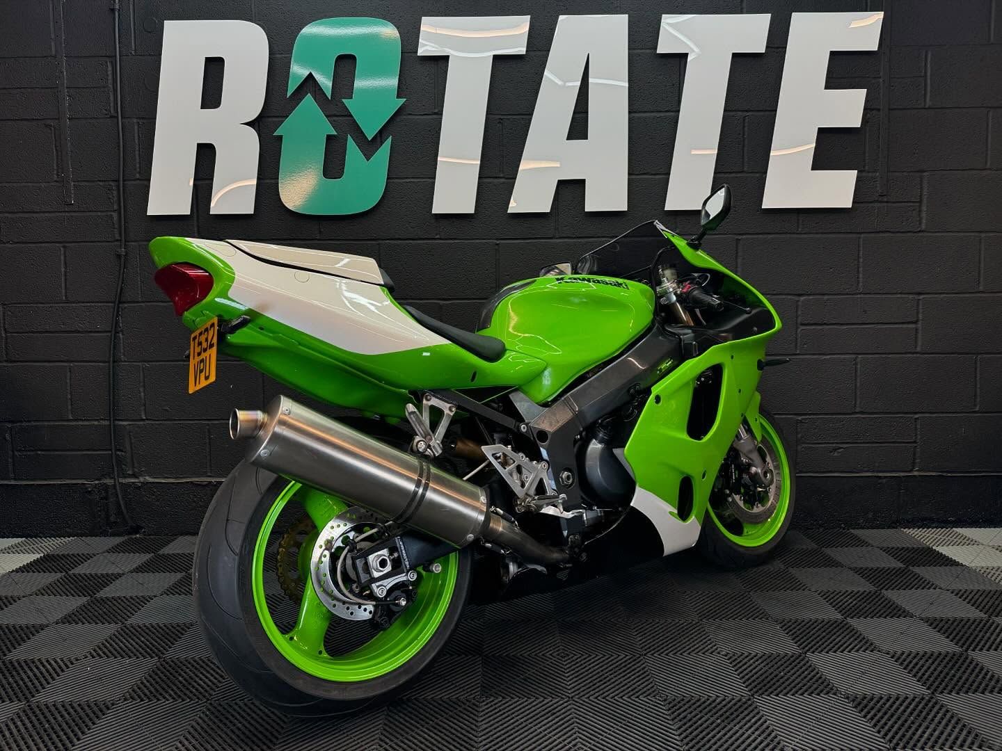 1997 Kawasaki Ninja ZX9R Just leaving this here. Link in comments 👇