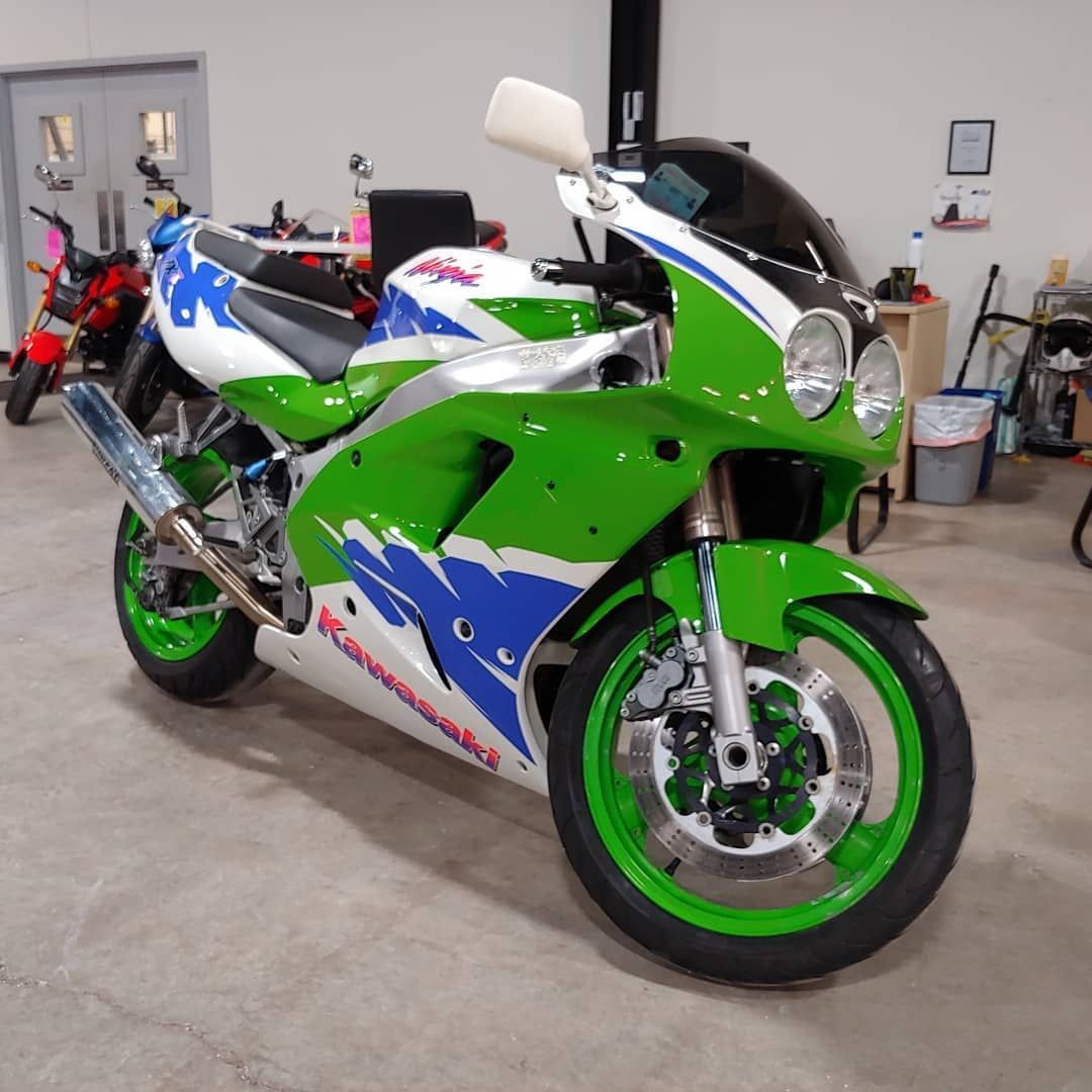 The Kawasaki Ninja ZX-7 is a 90s race-inspired superbike, powered