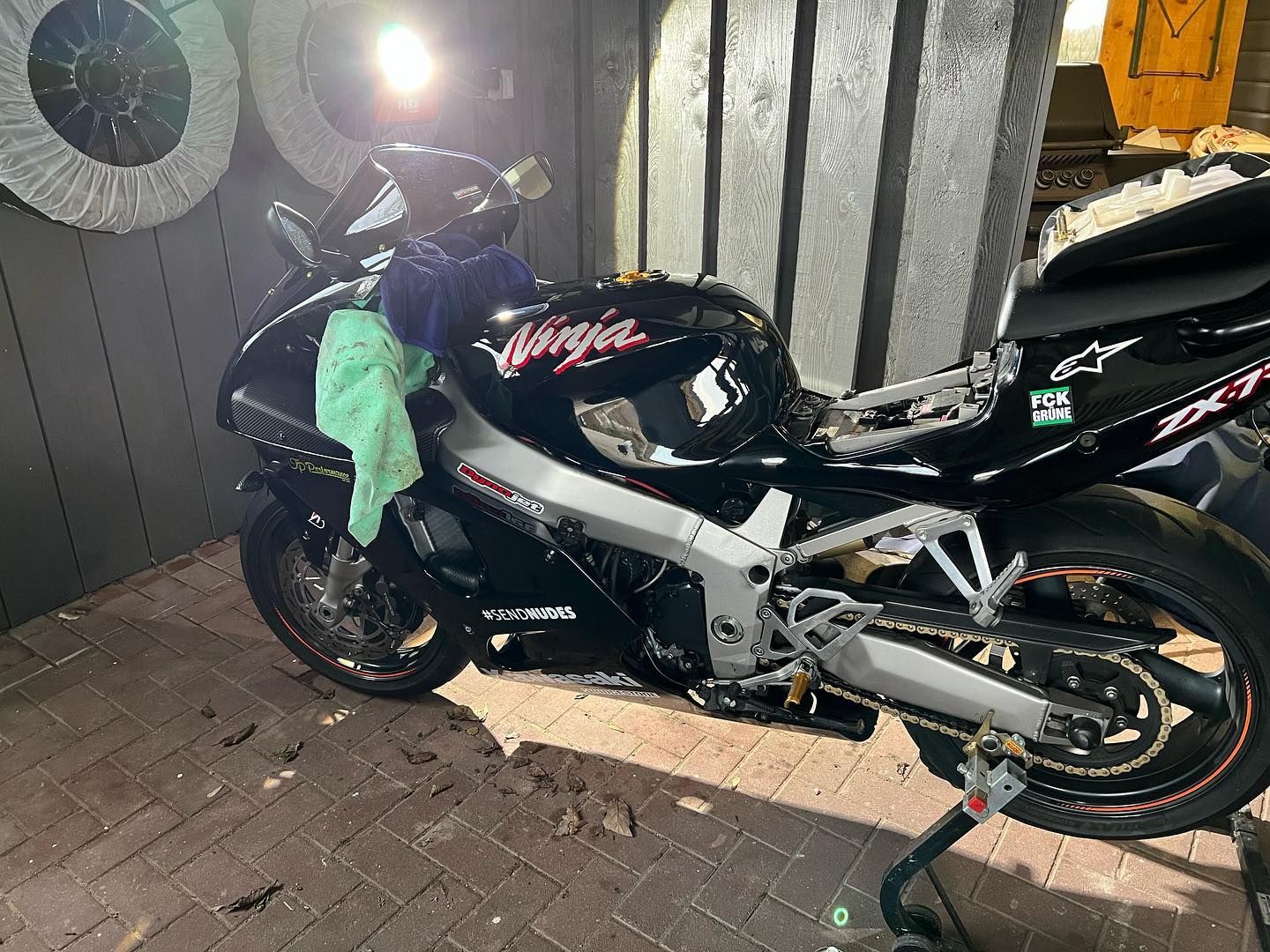 Kawasaki Ninja ZX-7R #Kawasaki #ninja Woreja is eZa оет CKZA FCK