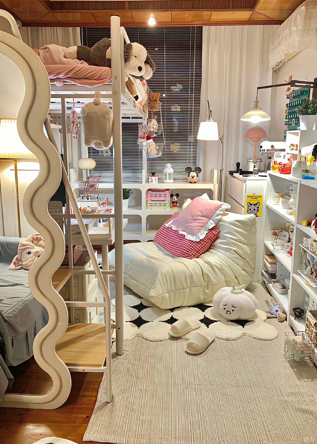 Căn phòng của người cô đơn kiểu hơi bị... - Decor nhiều chút | Facebook