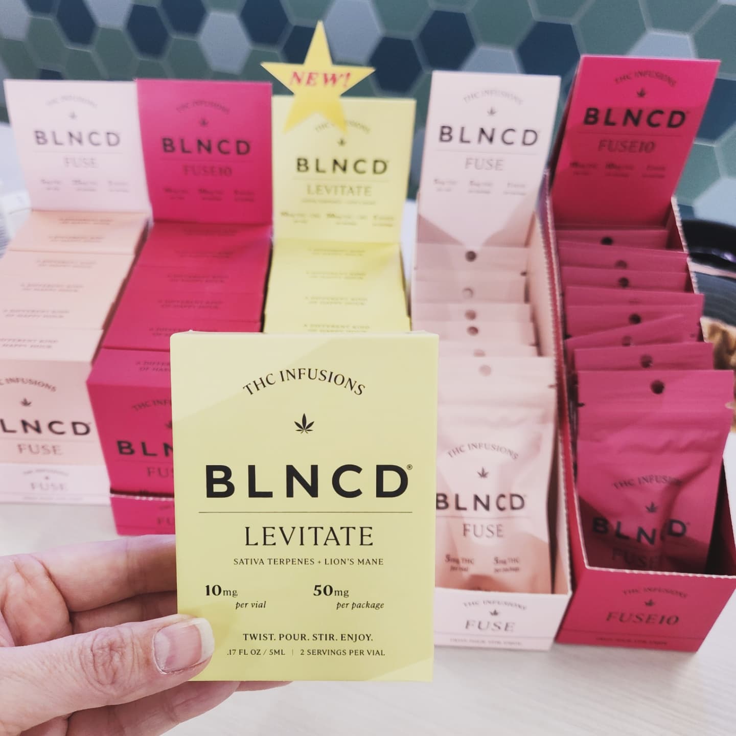 levitate disposable vape Drink infusions are selling like hot cakes! Add it to your Sprite, juice, or your morning coffee. Plus, the new Sativa is here! 10mg of relaxation 🥦, 10mg of focus, along ASI SE VEN LOS Drag 2 vape FLAVORS:STRAWMELON PEACH