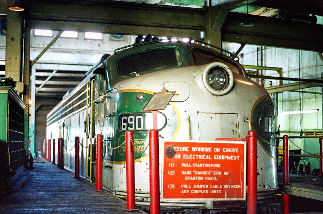 LIVE - Throwback Thursday to the late 80's when Southern Railway E-8 ...