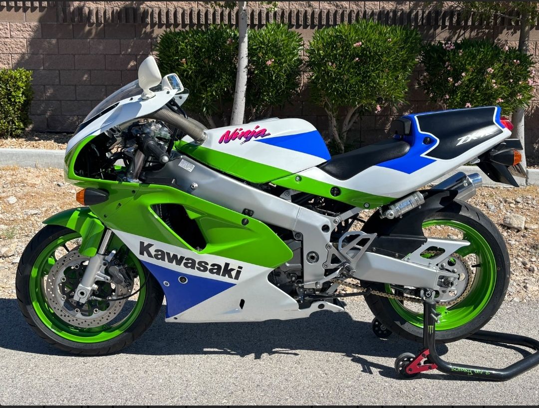The 1992 Kawasaki Ninja ZX-7R is pure early-90s race-replica grit