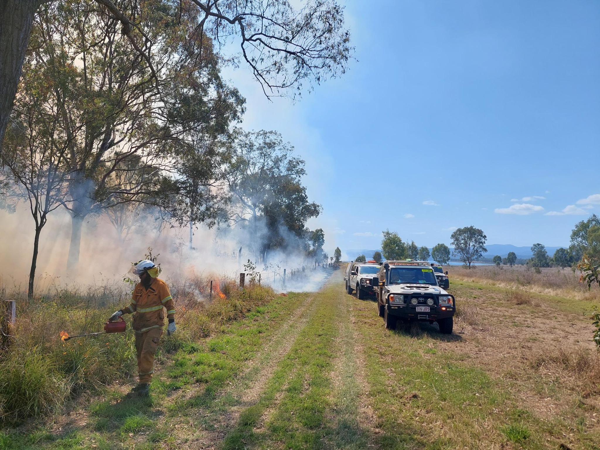 Seqwater - 🔥 Fighting fire with fire 🔥 Bushfires sparked up around Lake ...