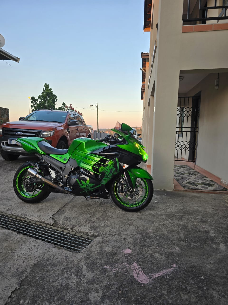 Kawasaki VN 900 Custom 2006 Model with 15100km on, Bike is still