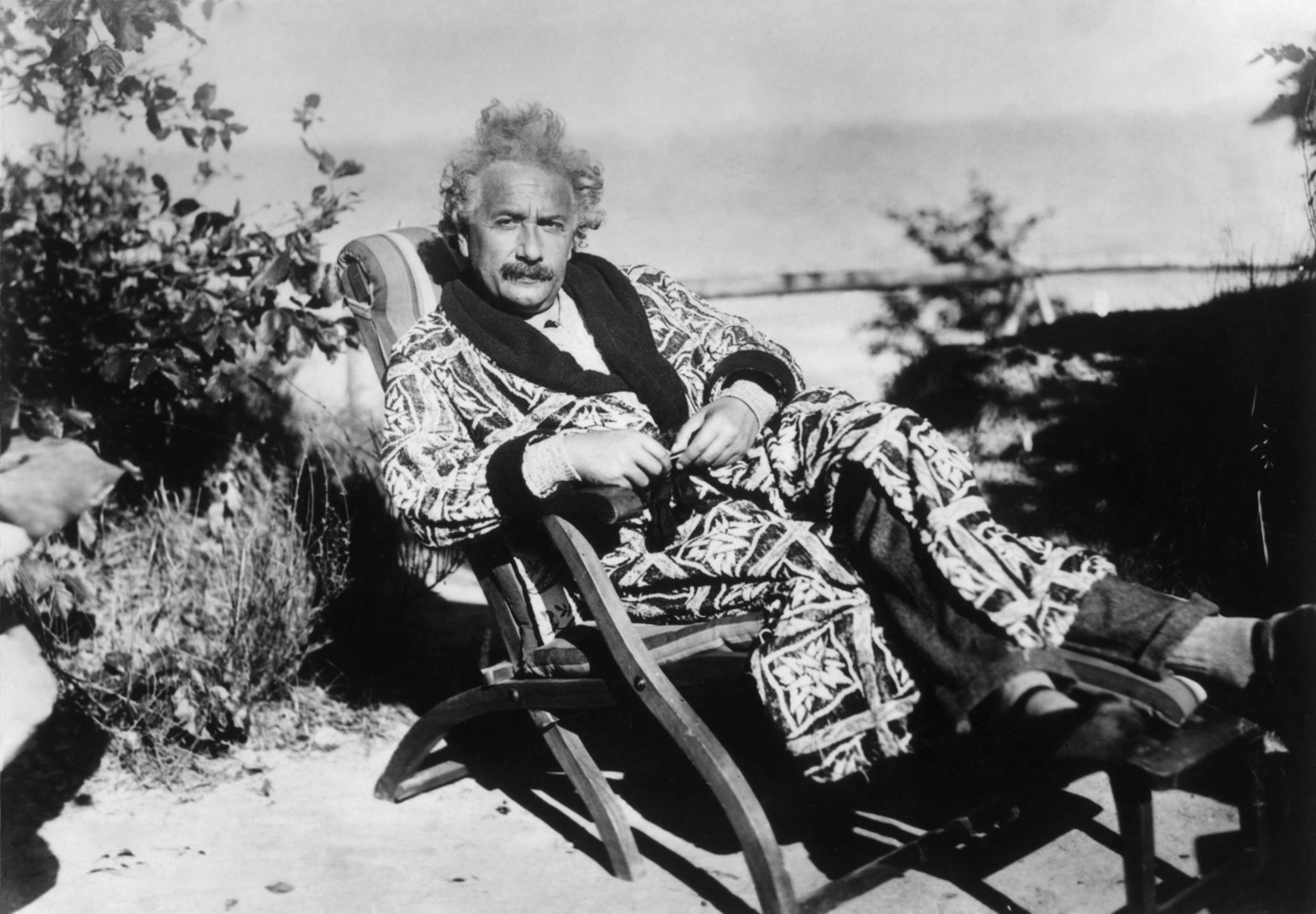 Albert Einstein at the Beach, 1939. 🏖️🧠🌊 #AmazingTimecapsule