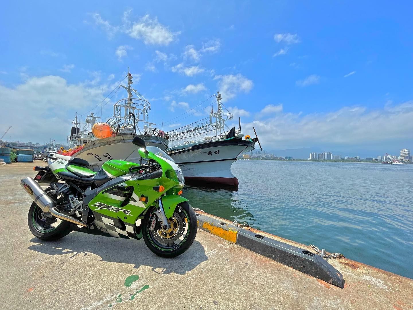 レイチェル Kawasaki Ninja ZX-7R #Kawasaki