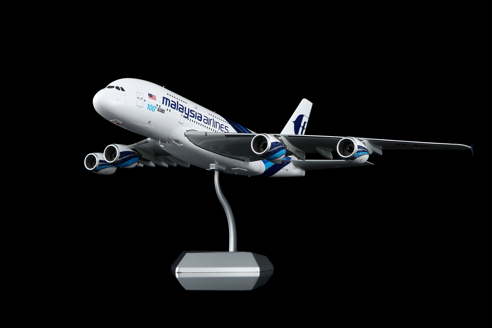 ✈️ 新品发布｜日本航空B787-8 JA823J 彩绘机– 1:200 合金模型New