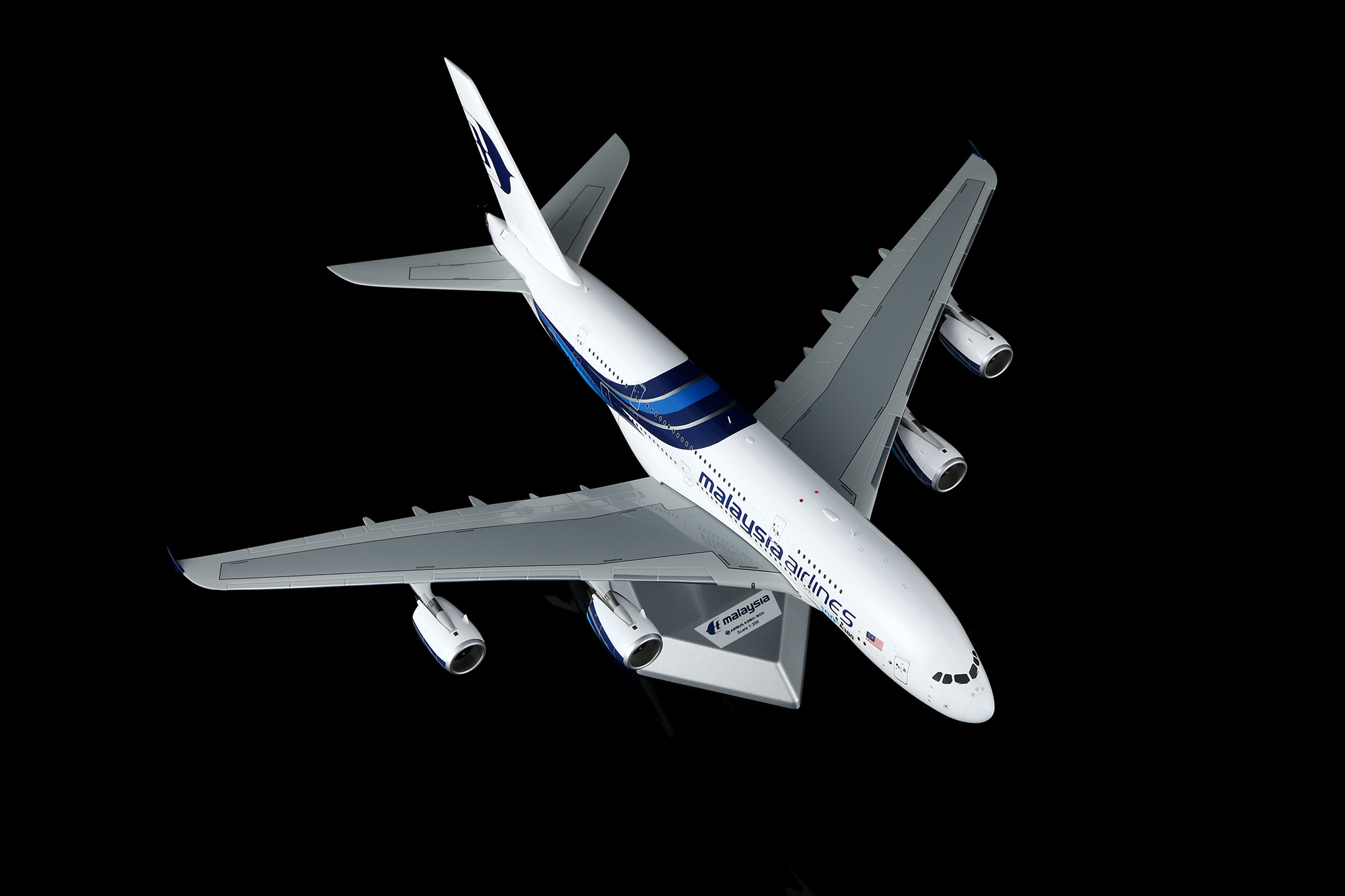 ✈️ 新品发布｜日本航空B787-8 JA823J 彩绘机– 1:200 合金模型New