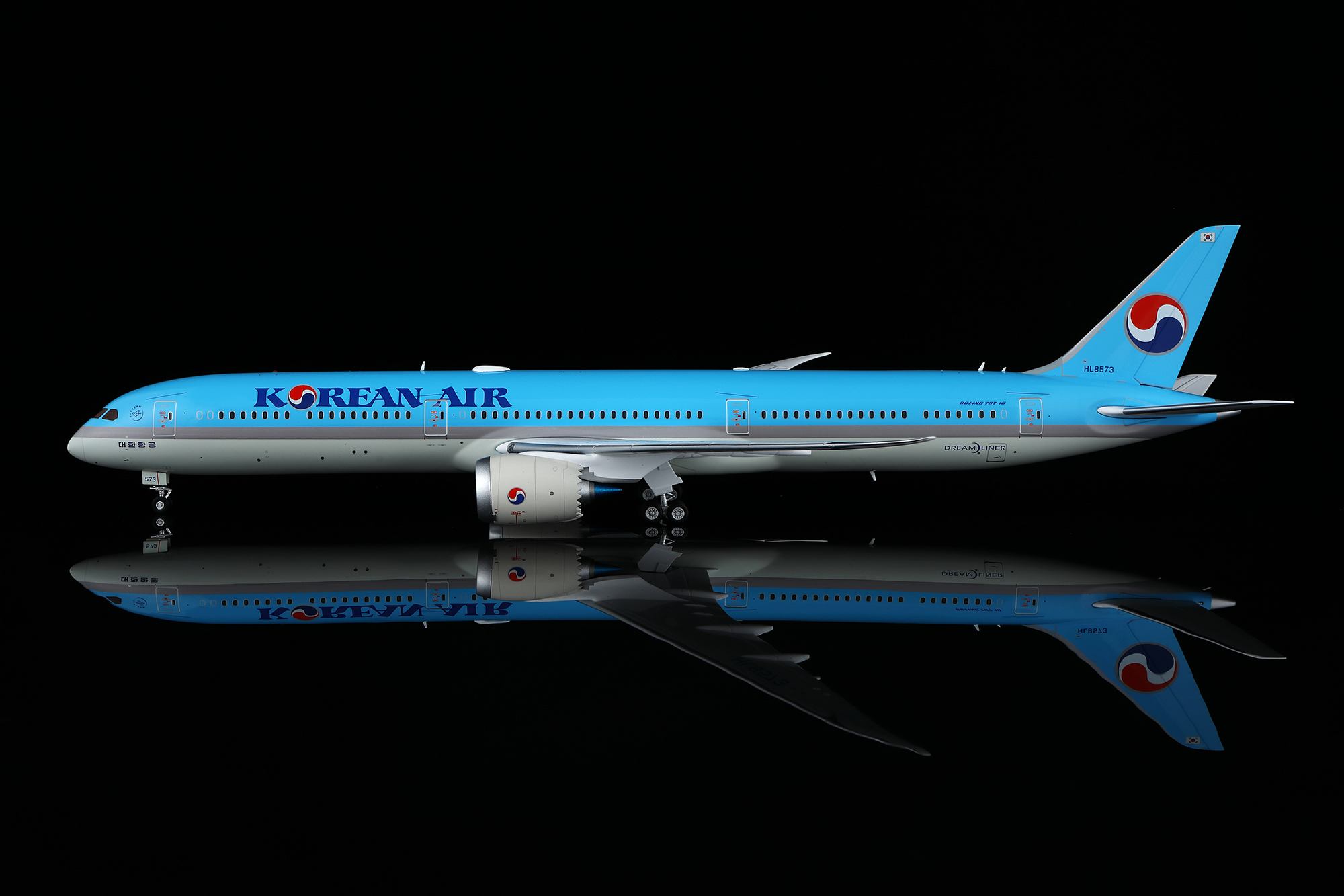 ✈️ 新品发布｜日本航空B787-8 JA823J 彩绘机– 1:200 合金模型New