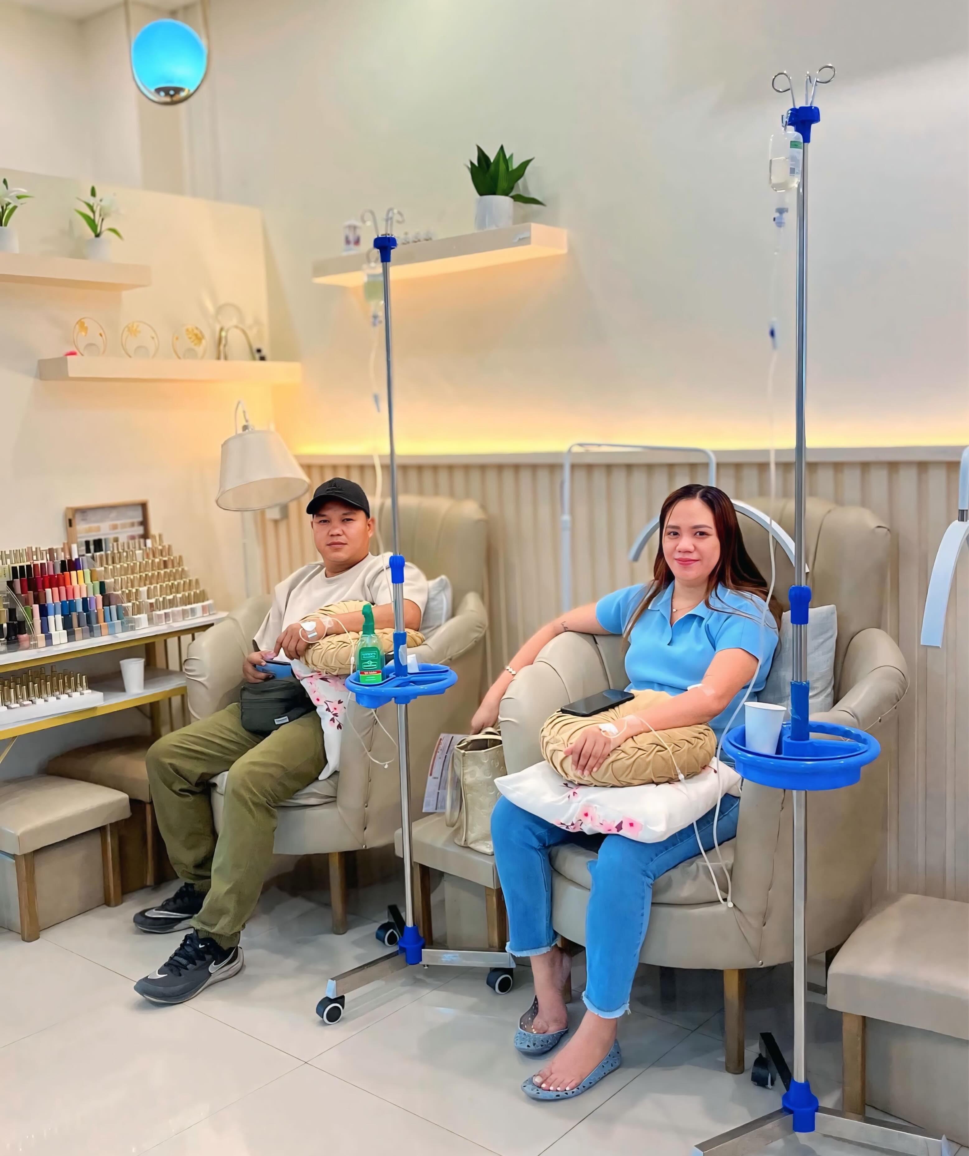 Skincare is self-love, but couple skincare is a lifestyle. 🤍 #innerglow Thank you Ma'am and Sir for the trust 💕 #glutadrip #glutathione #couplegoals