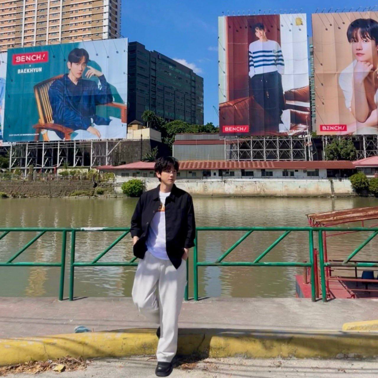 Baekhyun's China Photobook 'Stay' and 'Somewhere else' versions