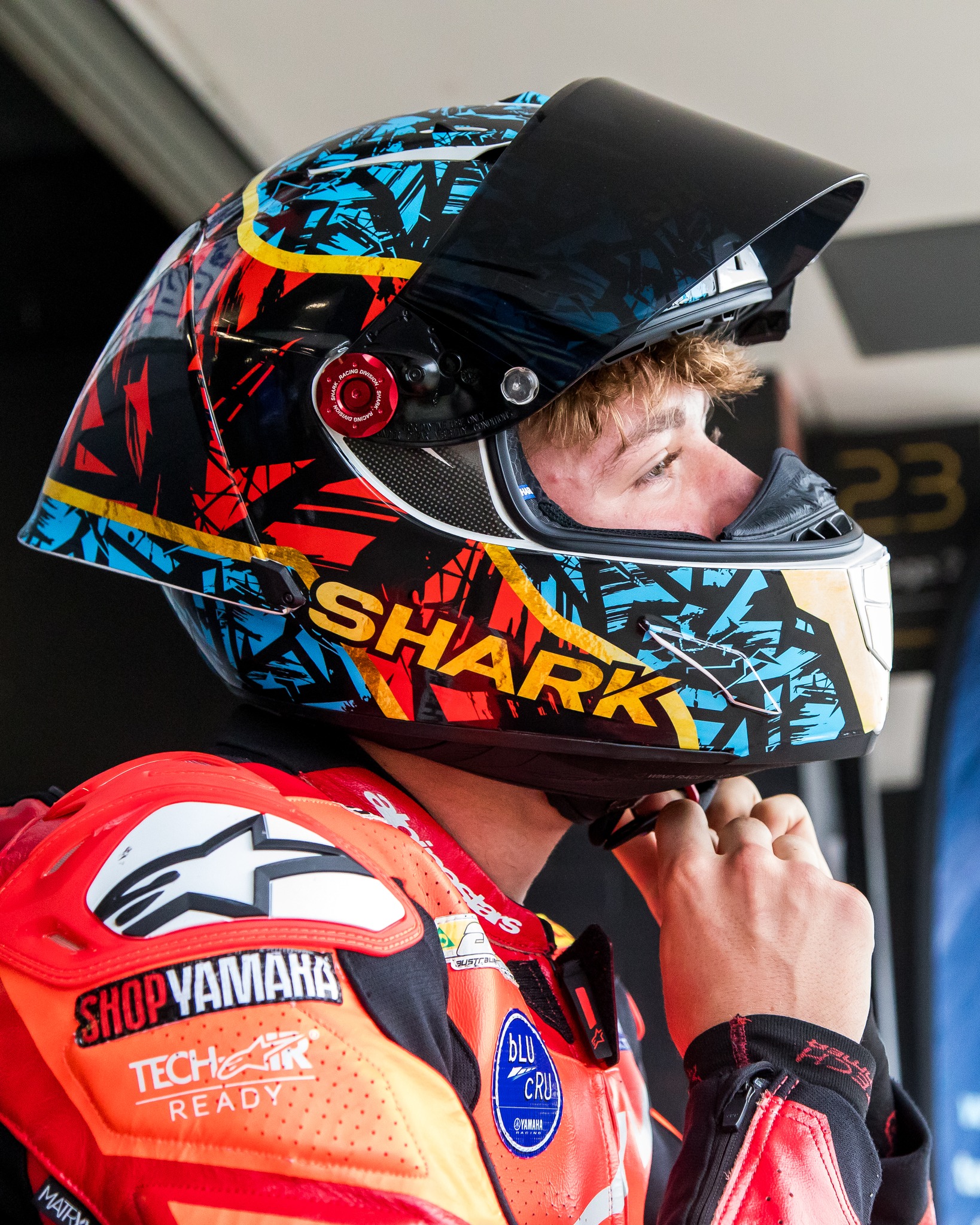 Ladies and Gentlemen, here you have my SHARK Helmets Race-R Pro